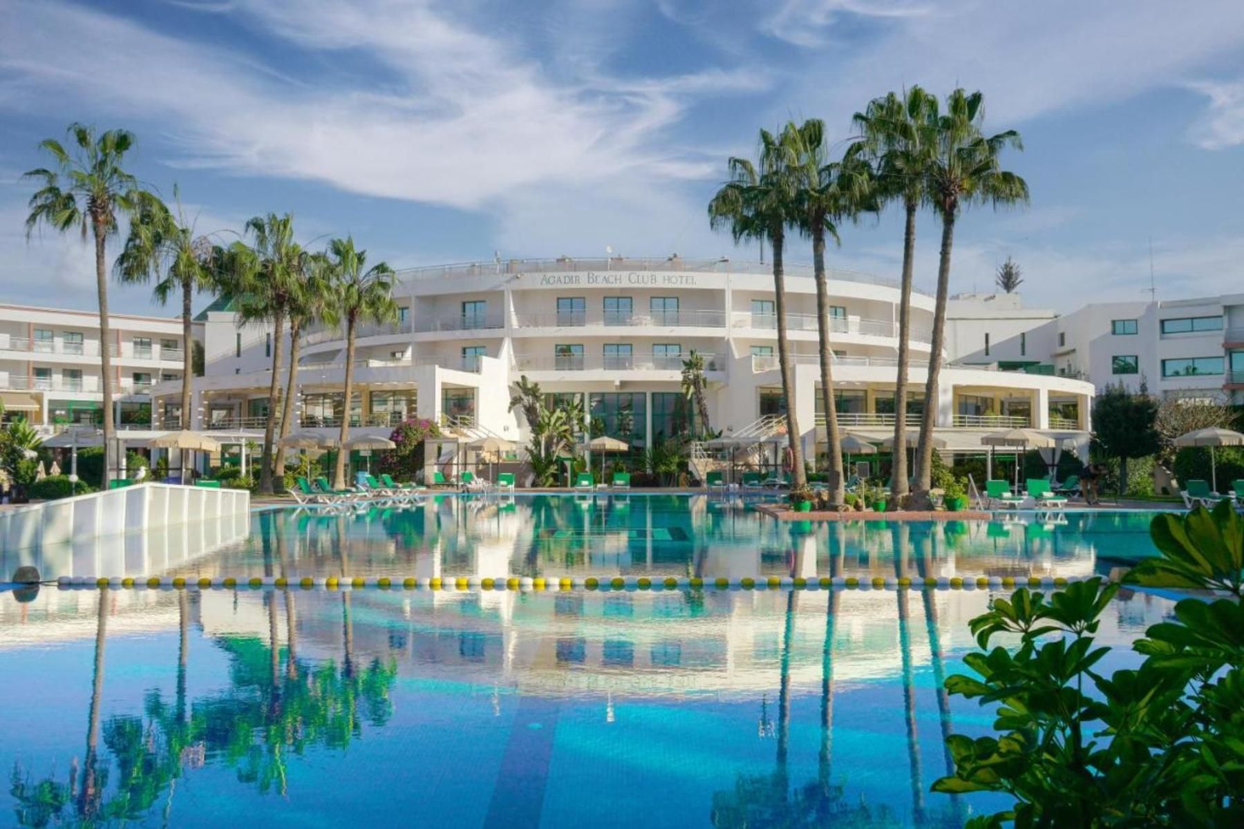 På Agadir Beach Club Hotel i Agadir kan du njuta av sköna dopp i poolen.