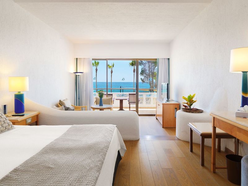 Coral Beach Hotel & Resort - Image 2