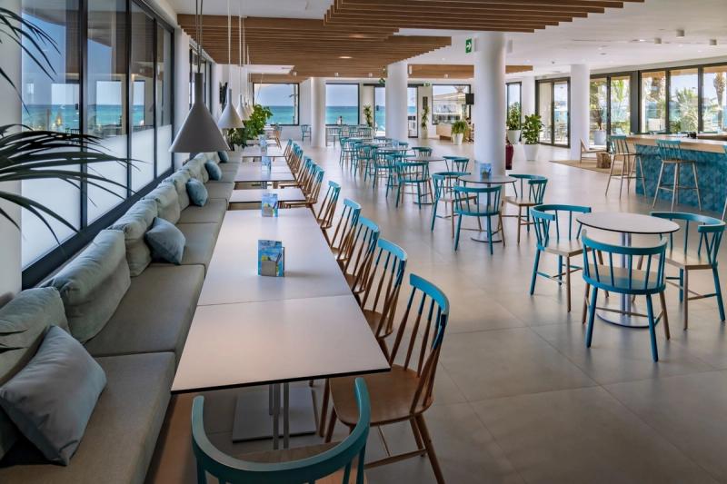 Caprici Beach Hotel - Image 7
