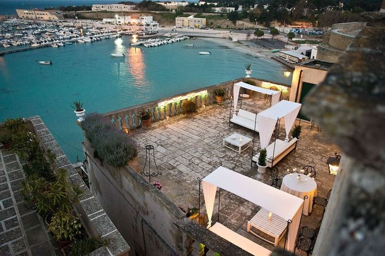Palazzo De Mori ligger ved sjøen i Otranto, og tilbyr en nydelig terrasse med utsikt, samt nærhet til sentrum.