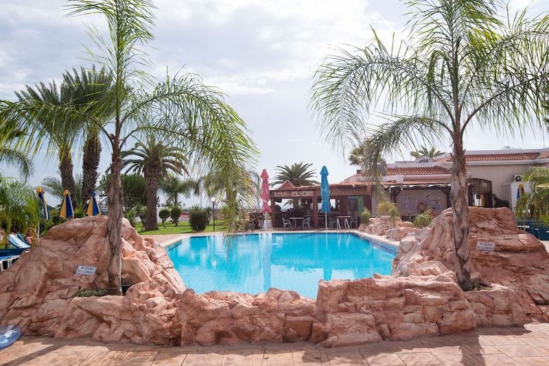 Loutsiana Hotel Apts - Image 4