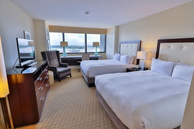 Hilton Miami Airport Blue Lagoon - Image 2