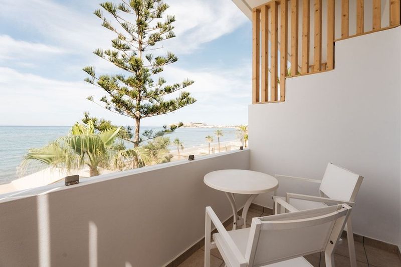Petradi Beach Hotel - Image 2