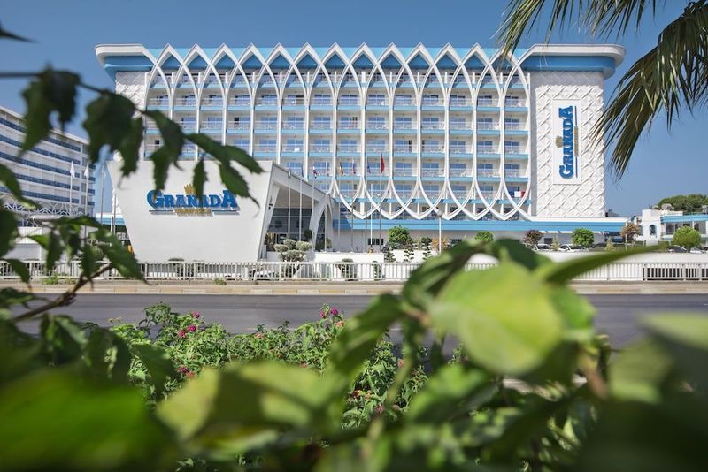 Granada Luxury Beach - Image 10