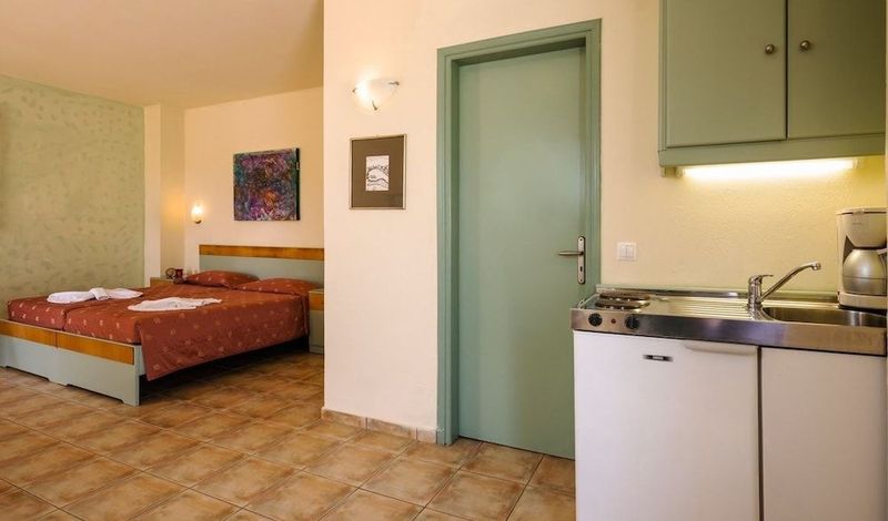 Nireas Hotel - Image 8