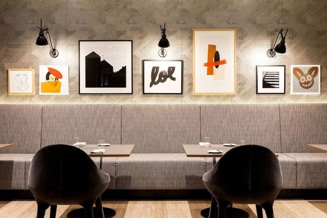 Nyt en drink på terrassen på AC Hotel Riga i Latvias hovedstad Riga