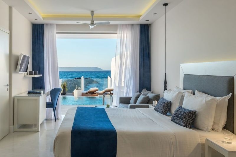 Knossos Beach Bungalows & Suites - Image 2