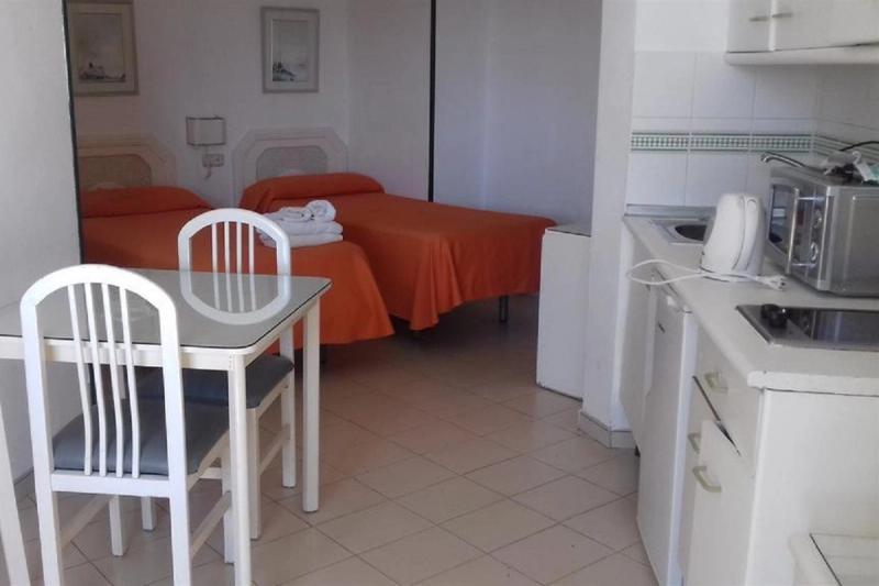 Apartamentos Mediterraneos - Image 10