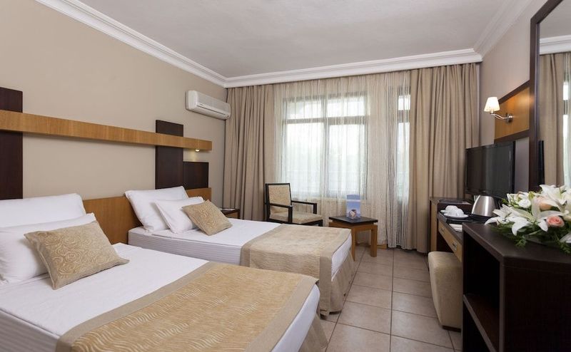 Kandelor Hotel - Image 8