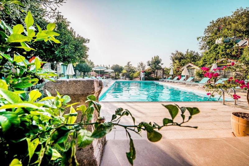 Leda Beach Hotel - Image 10