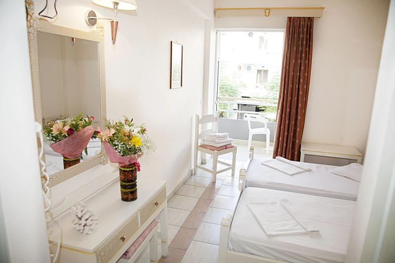 Hotel Theonia - Image 1