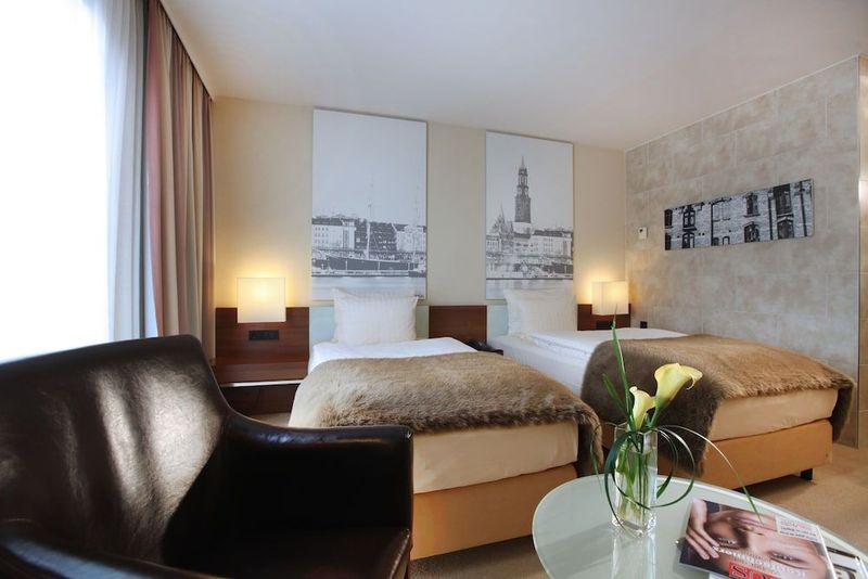 Lindner Hotel Am Michel - Image 2