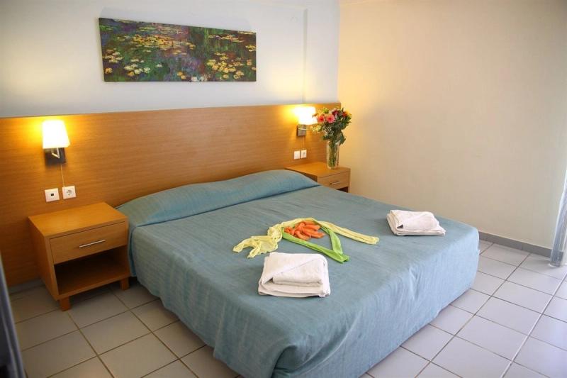 Acropolis Apartments - Image 6