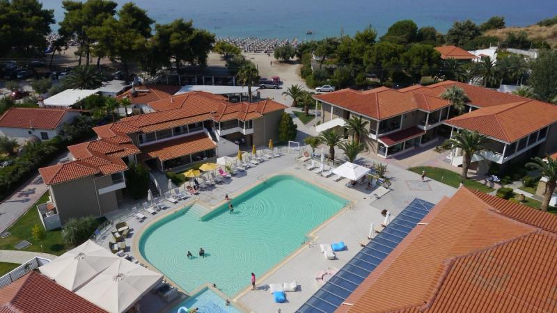 Lagomandra Beach Hotel - Image 5
