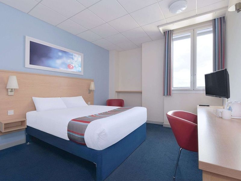 Travelodge Manchester Ancoats - Image 7