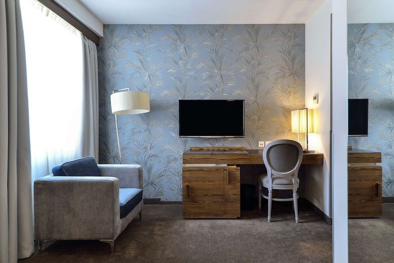 Belgrade Art Hotel - Image 5