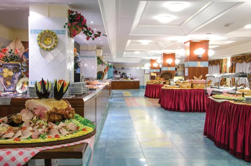 Caesar Palace - Image 6