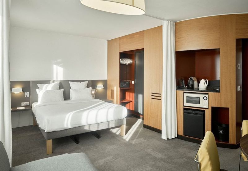 B&B HOTEL Paris Nord 18ème - Image 2