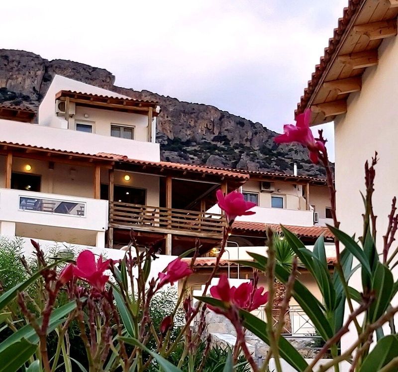 Creta Suites - Image 2
