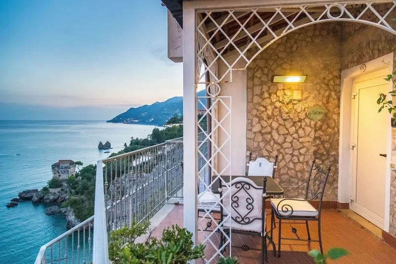 Lloyd's Baia Hotel
