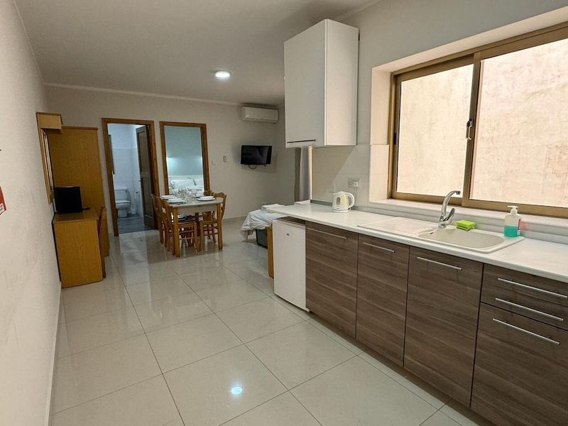 Triton Holiday Apartments - Image 5