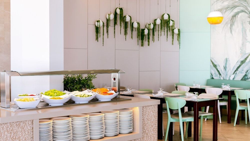 Auramar Beach Resort - Image 7
