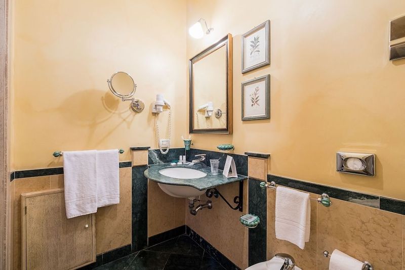 Hotel Vecchio Borgo - Image 8