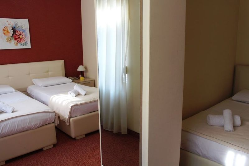Signature Idea Hotel - Image 7