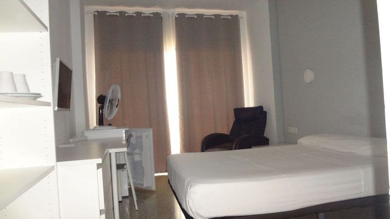 Hotel Carlos I - Image 10