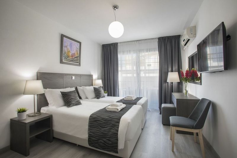 Blazer Residence - Image 3