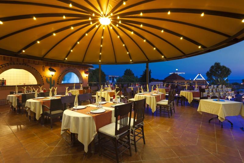 Club Hotel Turan Prince World - Image 9