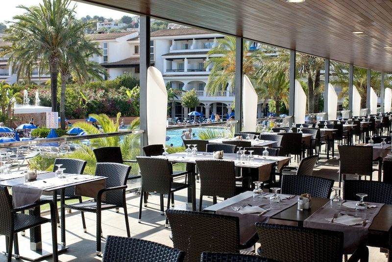 Beach Club Font de Sa Cala - Image 2