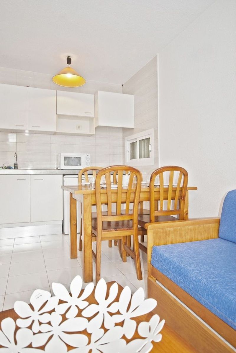 Apartamentos Llevant - Image 6