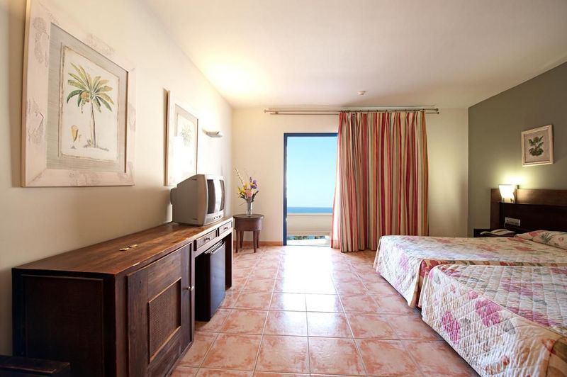 Hotel LIVVO Lago Taurito - Image 4