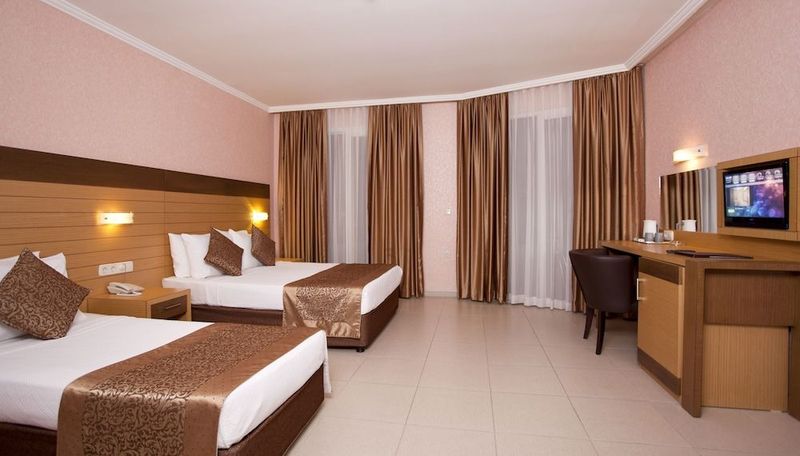 Remi Hotel - Image 7