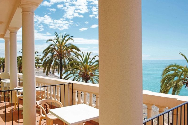 Hotel Vacances Bleues Balmoral - Image 2