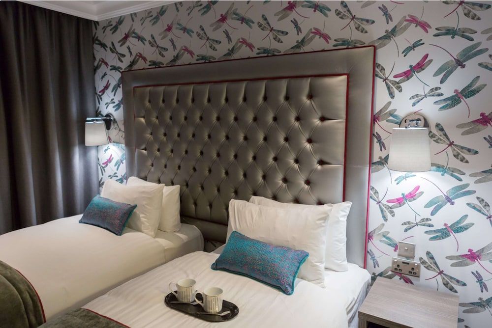 The Beverley Hotel London - Image 4