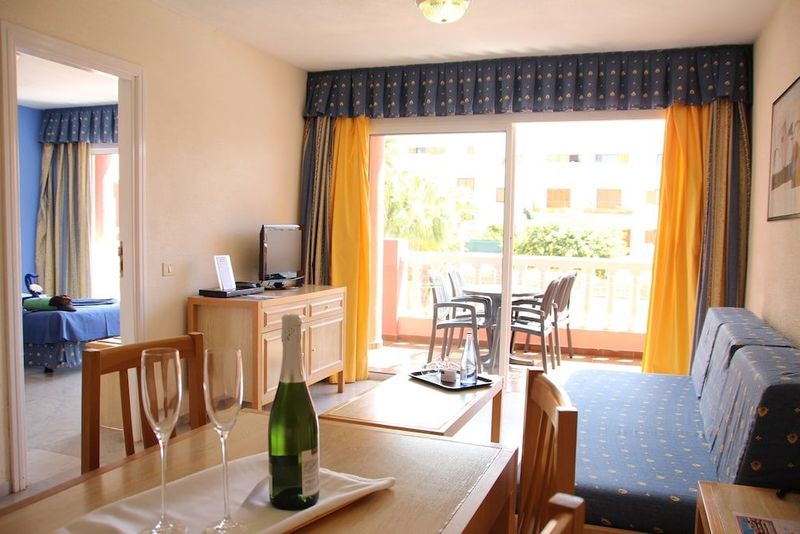 Apartamentos Marola Park - Image 9