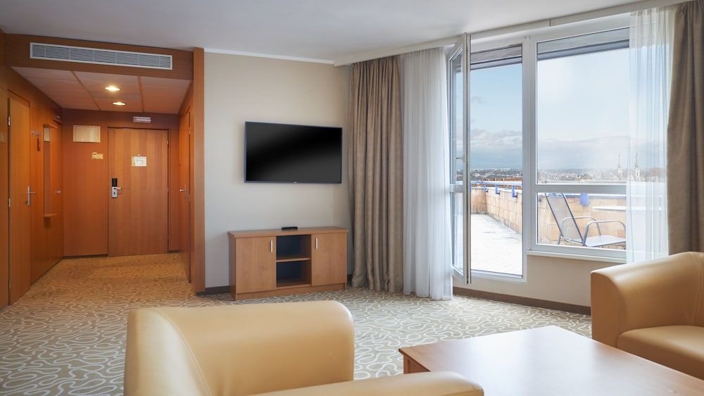 Orea Hotel Pyramida - Image 8