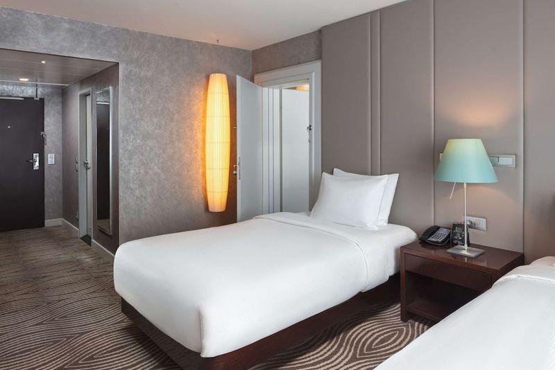 Hilton Berlin - Image 10