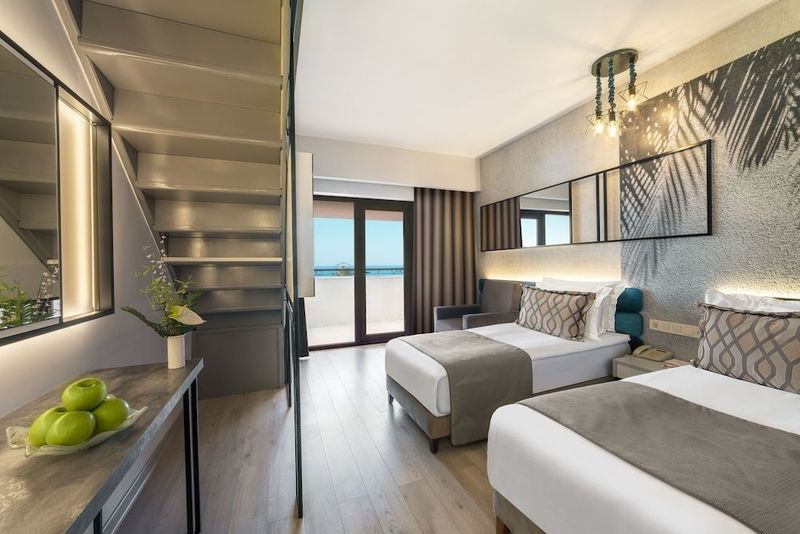 Club Hotel Turan Prince World - Image 6