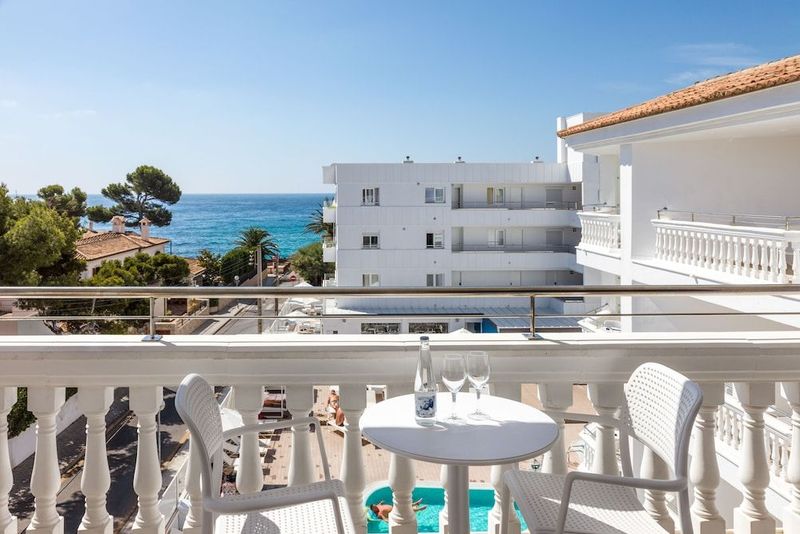 Hotel Triton Beach - Image 3