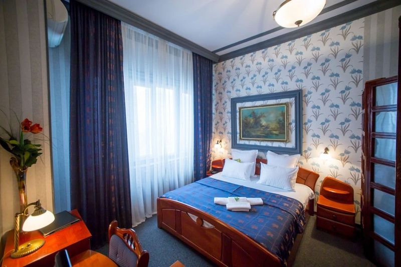 Bucharest Comfort Suites Hotel - Image 5