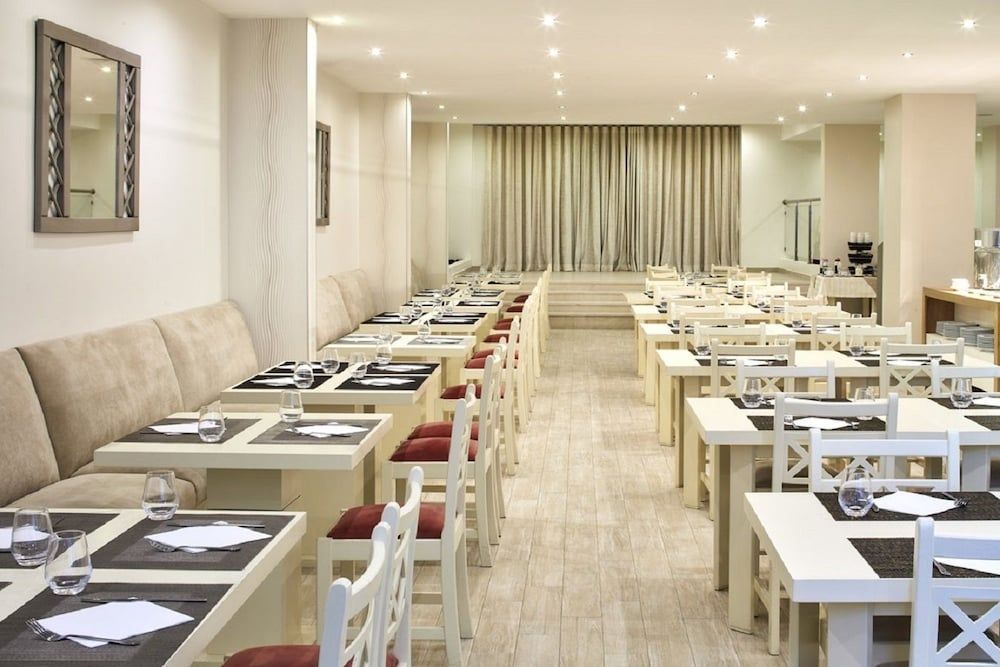 Santa Eulalia Hotel Apartamento & SPA - Image 9