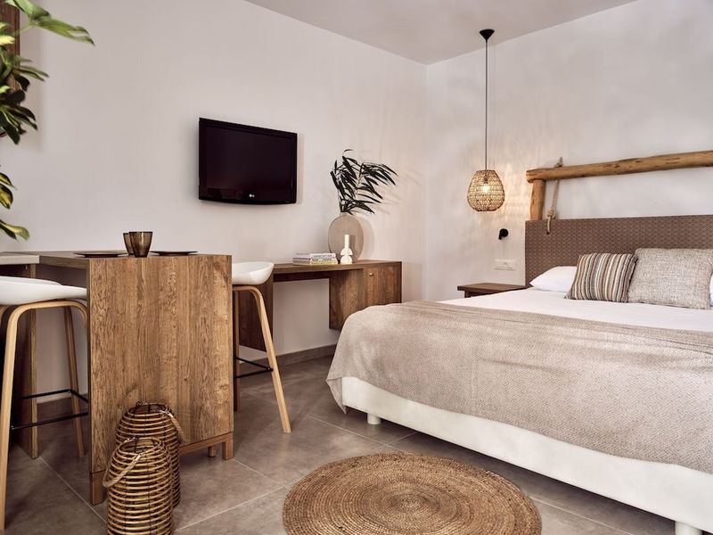 Troulis Apart-Hotel - Image 3
