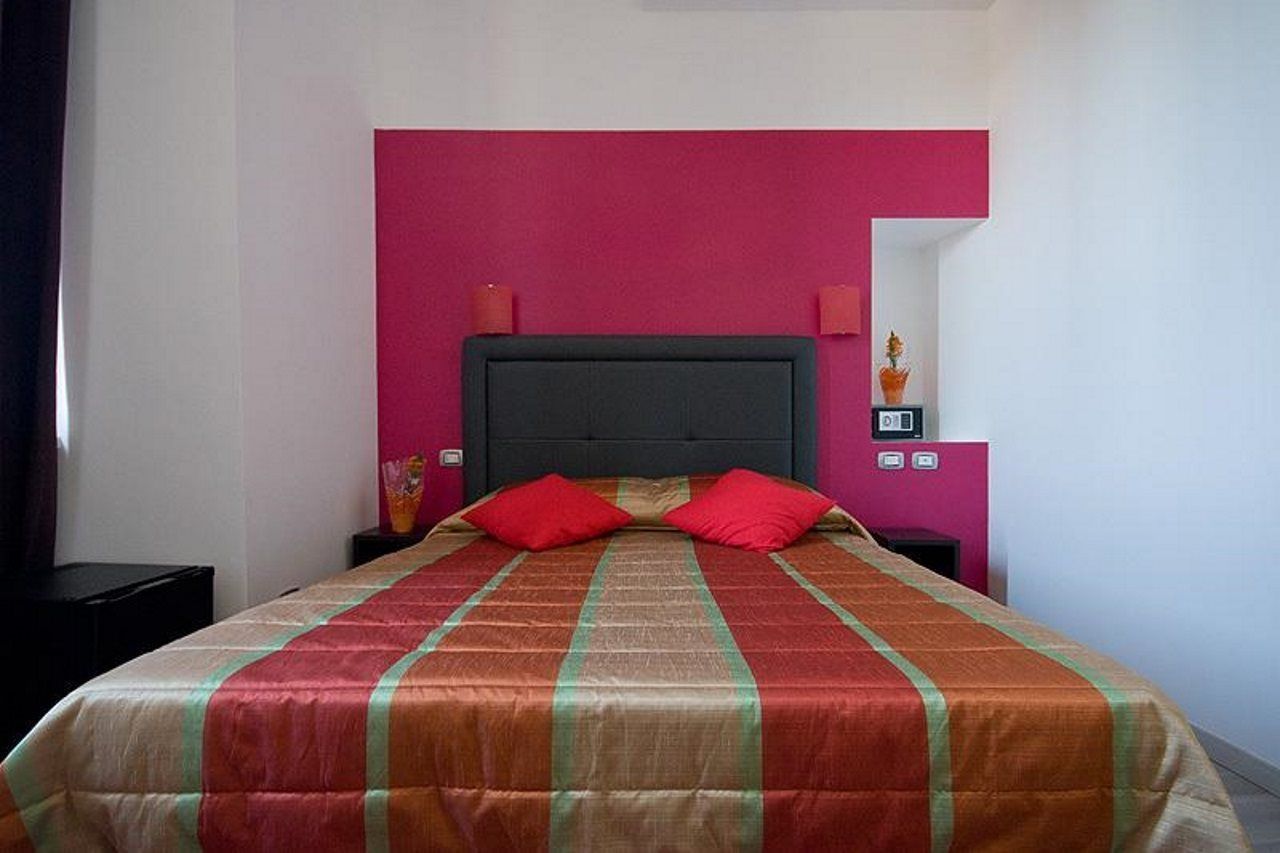 MF Hotel - Image 8