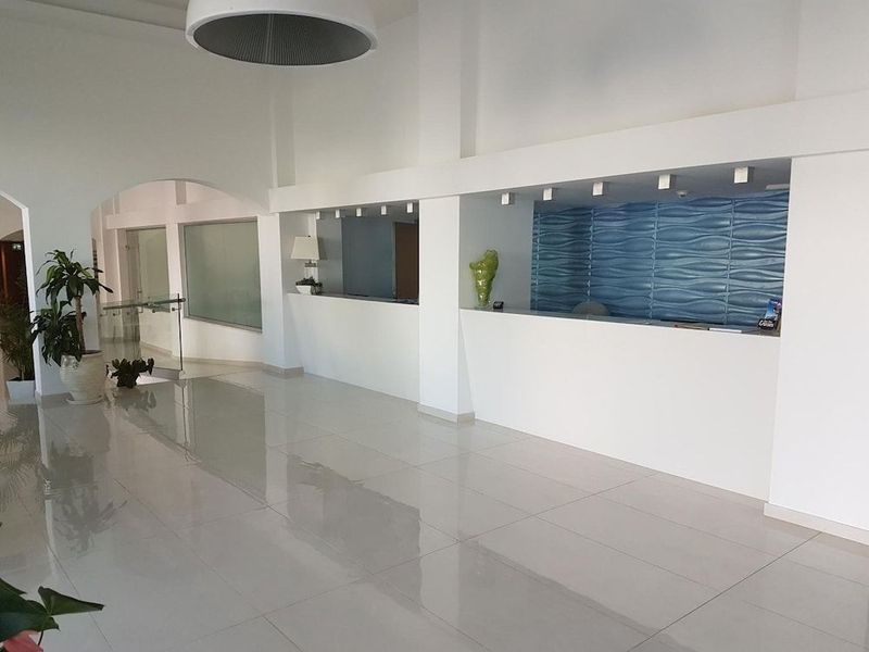 Melini Hotel Suites - Image 7