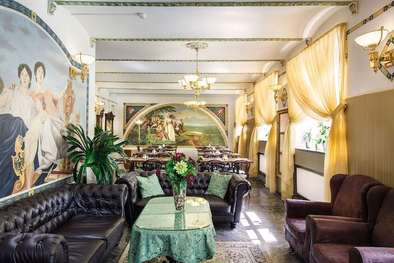Hotel Taurus - Image 2