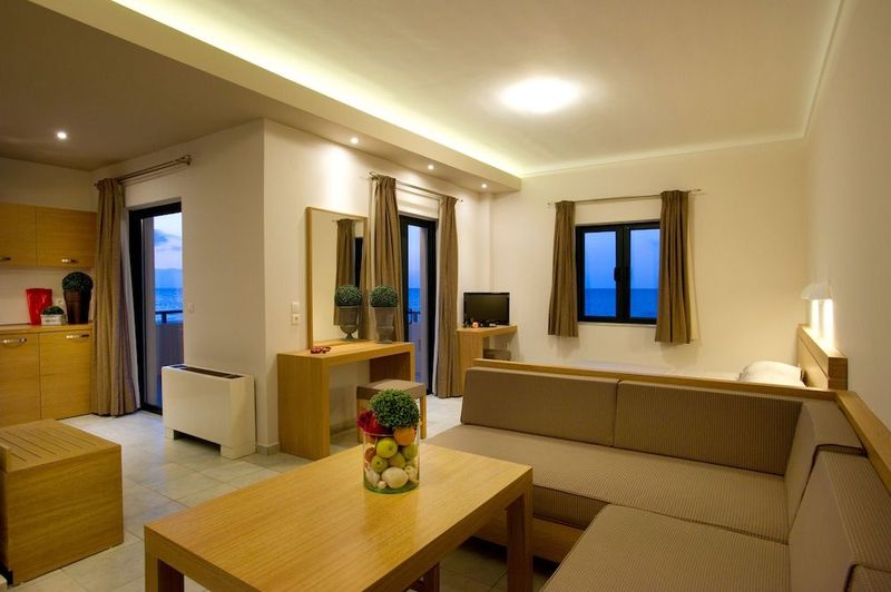 Silver Beach Hotel - Image 9