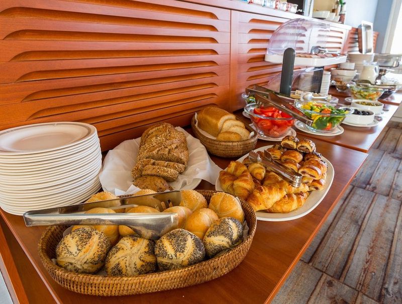 Grand Jules - Boat Hotel - Image 8